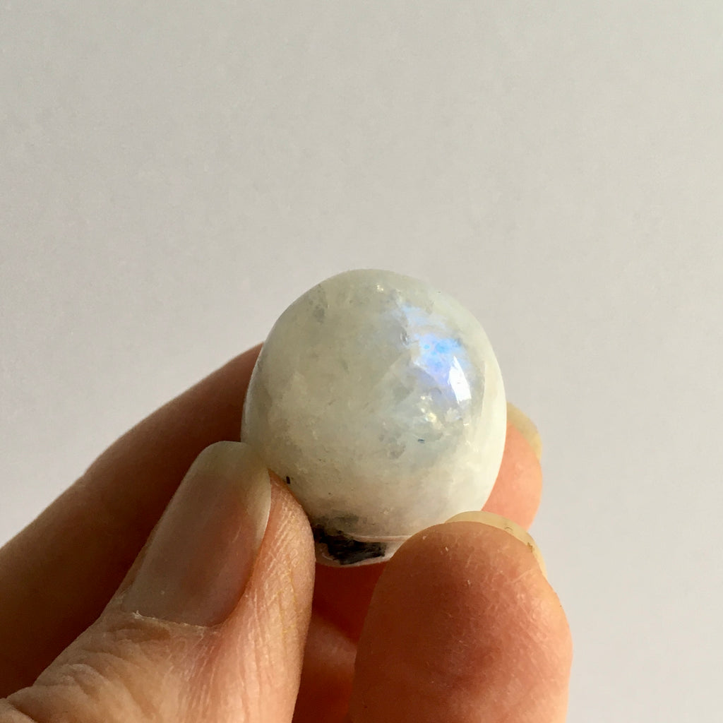 Rainbow Moonstone Tumbled - 5.99